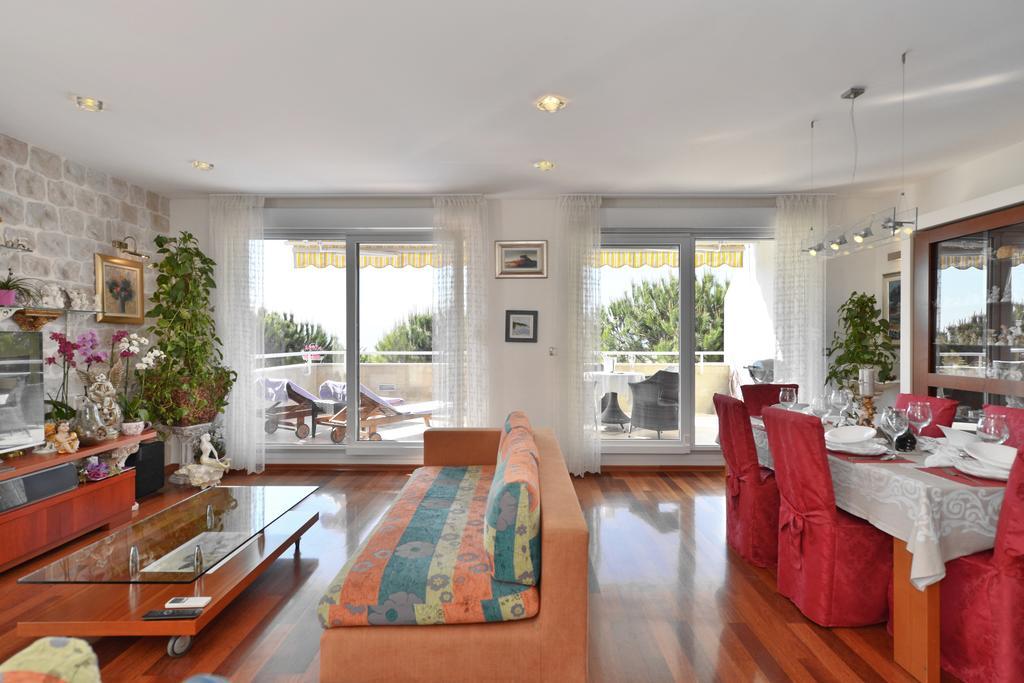 Luxury Seaside Apartment Сплит Номер фото